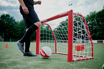 HUDORA Kinder & Erwachsene Fußballtor Expert 300 Edition | Garten Fußball-Tor aus Stahl im exklusiven Kicker Design, rot - 5