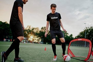 HUDORA Kinder & Erwachsene Pop Up Fußballtor Edition, 2er Set | Faltbares Fußball-Tor im exklusiven Kicker Design für den Garten und unterwegs, rot, 120 x 80 x 80 cm - 3