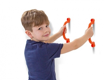 ISIDOR Spielturm Giraffico Aufstiegsauswahl (Leiter, Rampe, Treppe) und Schaukelanbau, Rutsche, Reckstange, hissbarer Fahne und Kletterwand auf 1,50 Meter Podesthöhe (Sicherheitstreppe, Orange) - 7